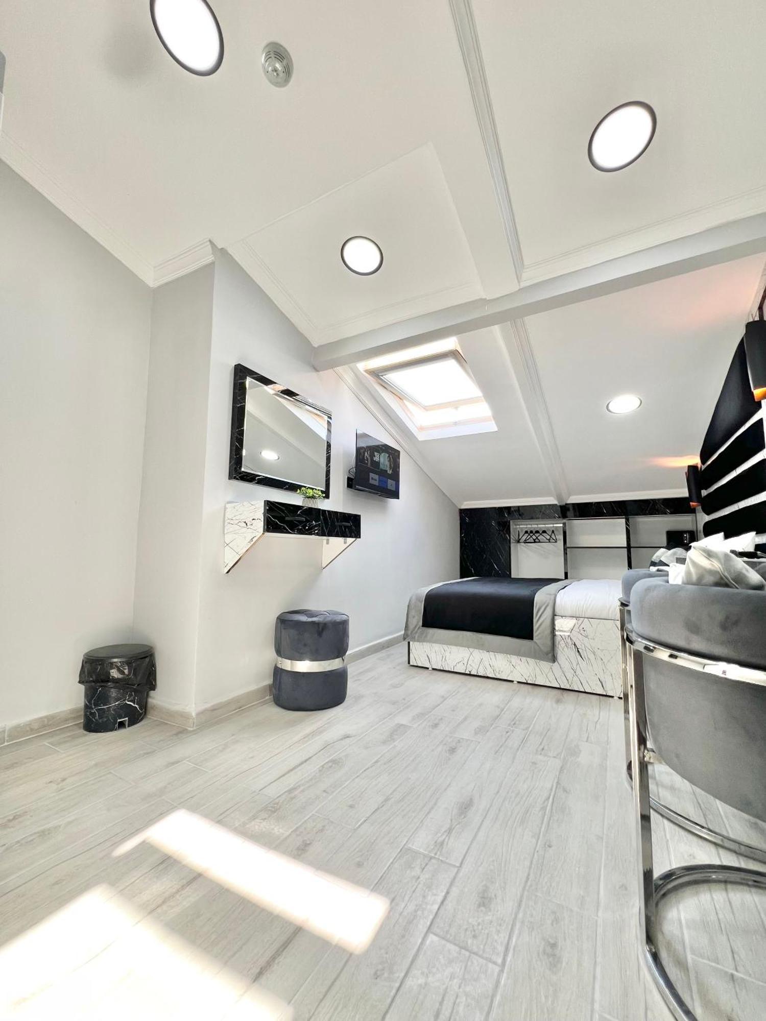 Taksim Larissa Hotel Suites Istanbul Exterior foto