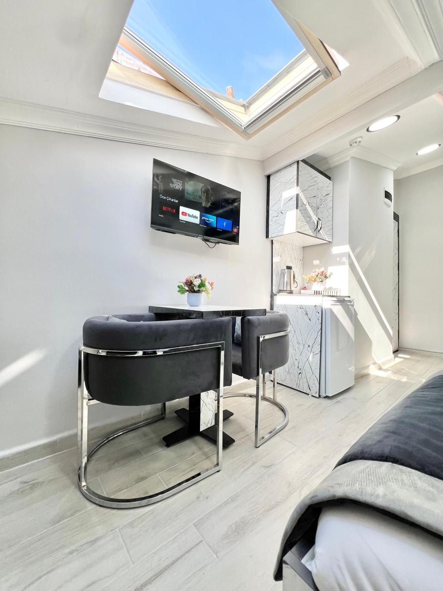 Taksim Larissa Hotel Suites Istanbul Exterior foto